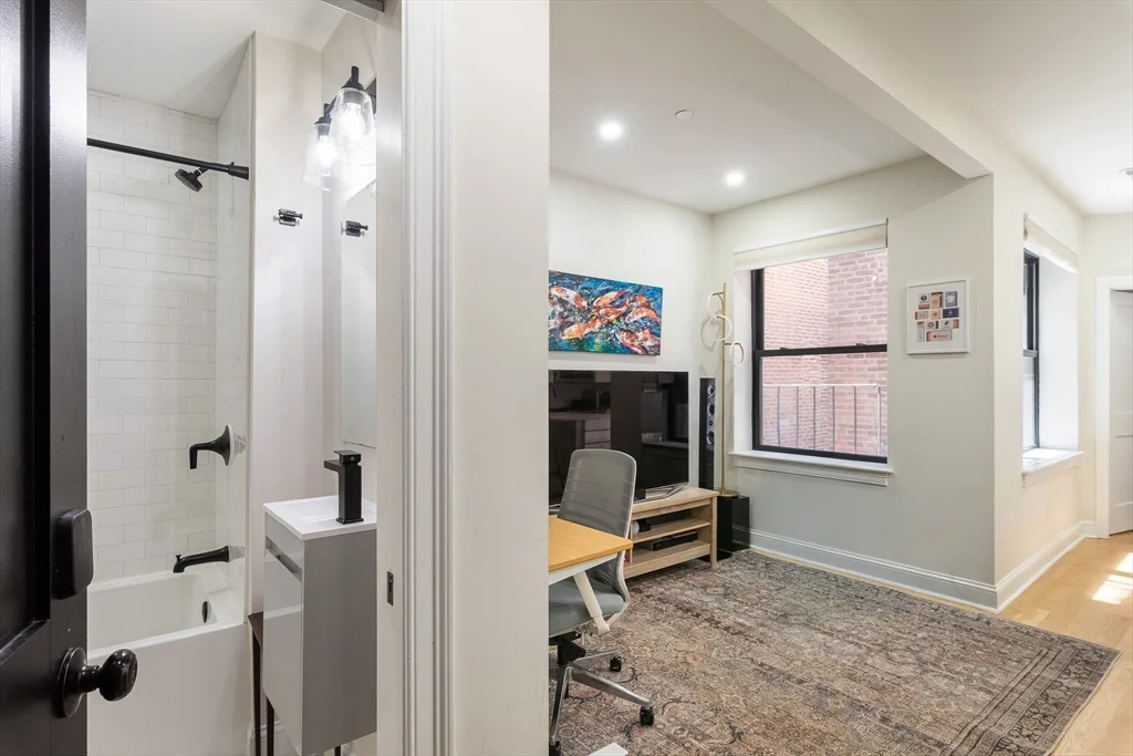 2 bed, 2 bath apartment for rent at 5 Garden Ct Unit 2, North End — photo 9 of 21