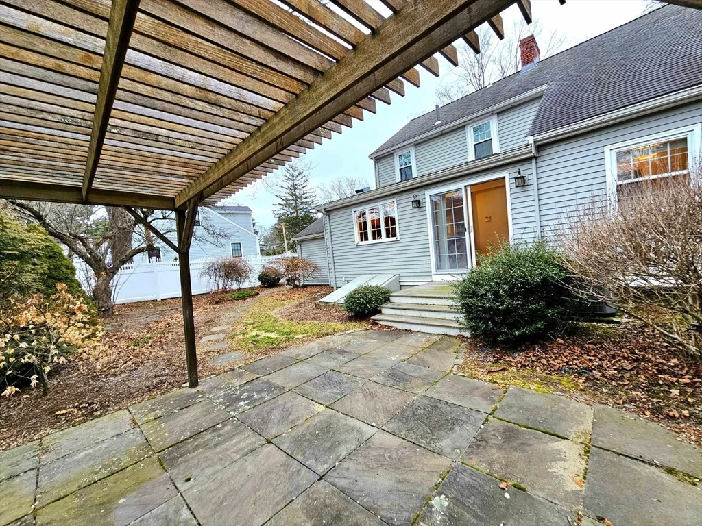 3 bed, 1 bath apartment for rent at 5 Garrison Rd Unit 5, Wellesley — photo 35 of 36