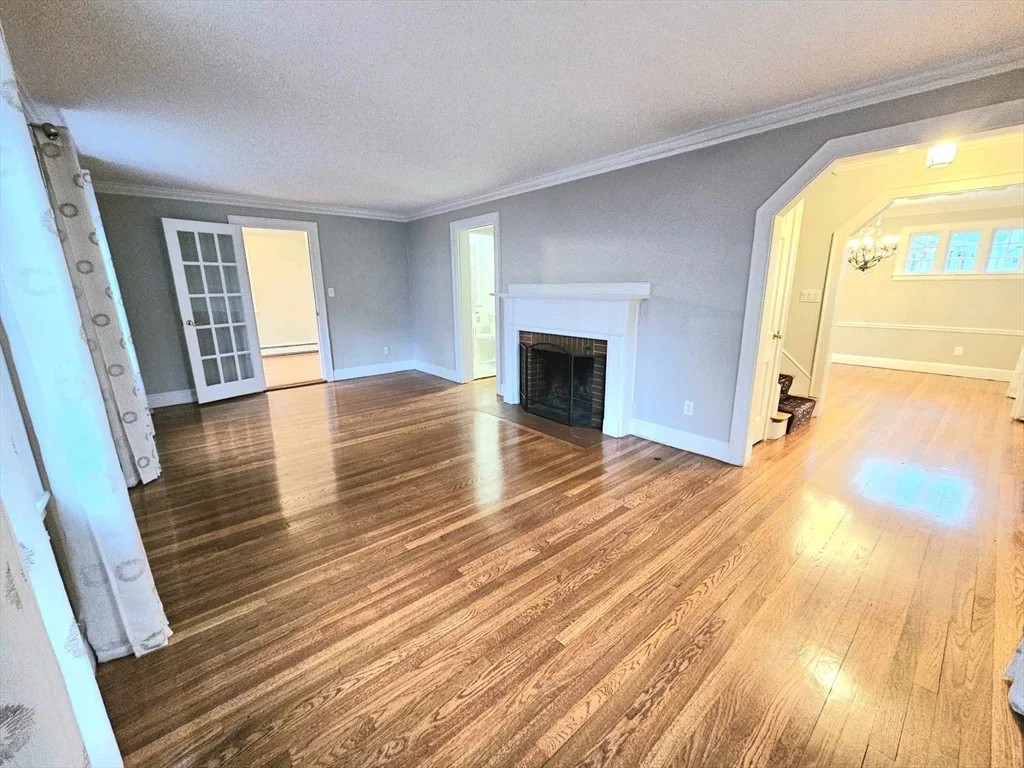 3 bed, 1 bath apartment for rent at 5 Garrison Rd Unit 5, Wellesley — photo 11 of 36