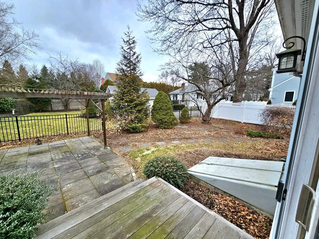 3 bed, 1 bath apartment for rent at 5 Garrison Rd Unit 5, Wellesley — photo 34 of 36