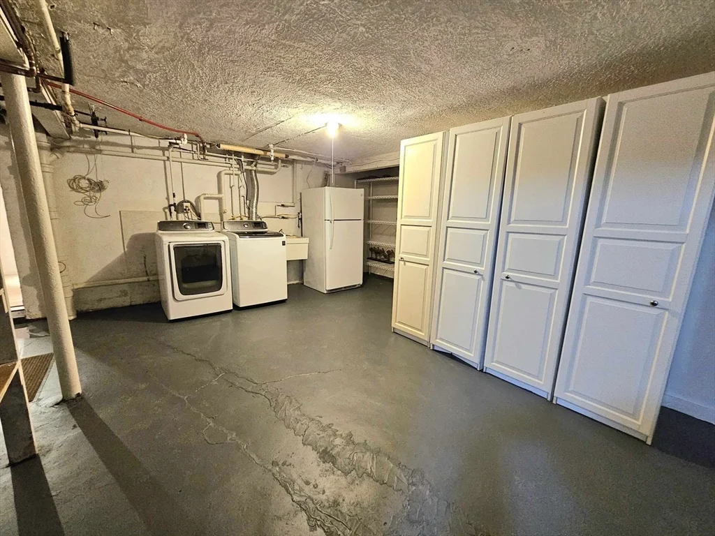 3 bed, 1 bath apartment for rent at 5 Garrison Rd Unit 5, Wellesley — photo 30 of 36