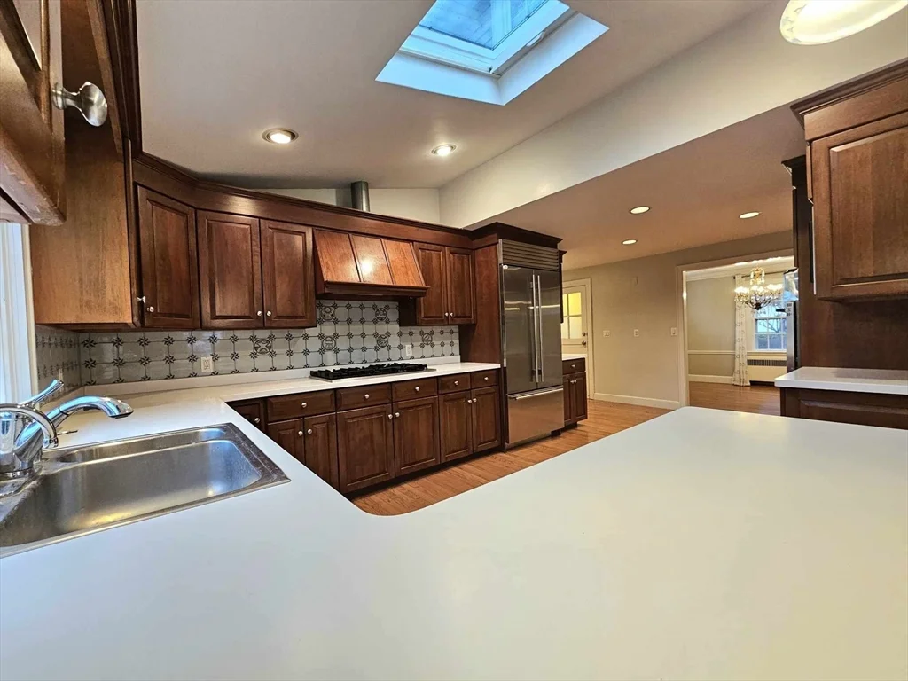 3 bed, 1 bath apartment for rent at 5 Garrison Rd Unit 5, Wellesley — photo 6 of 36