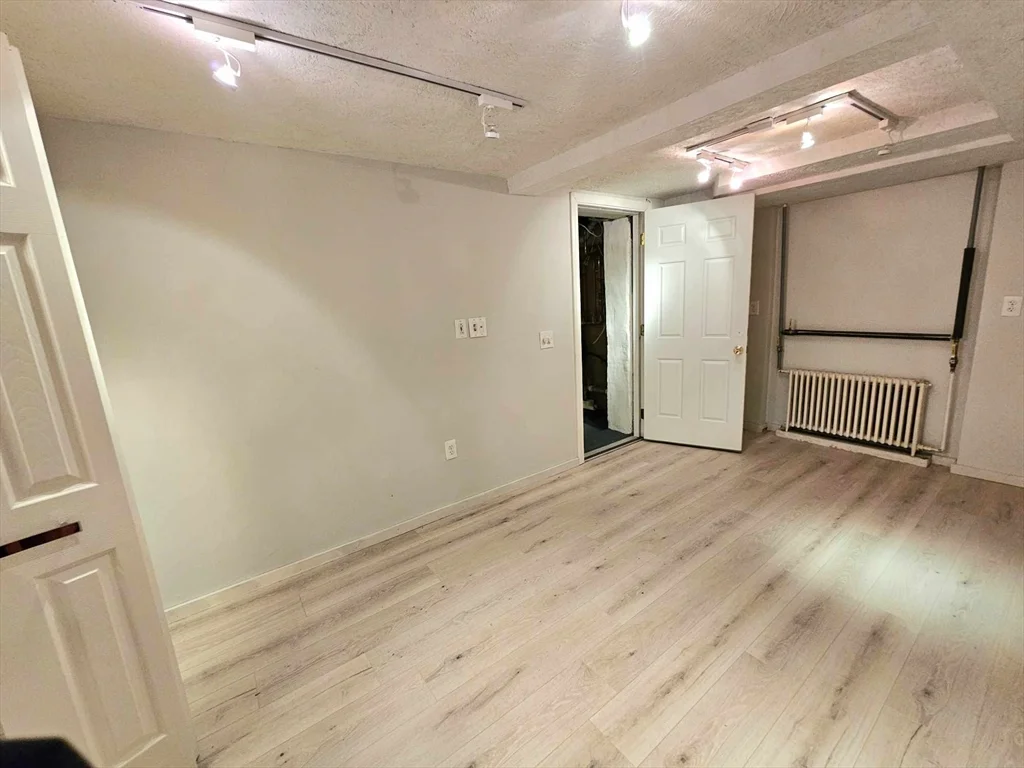 3 bed, 1 bath apartment for rent at 5 Garrison Rd Unit 5, Wellesley — photo 28 of 36