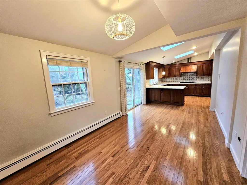 3 bed, 1 bath apartment for rent at 5 Garrison Rd Unit 5, Wellesley — photo 8 of 36
