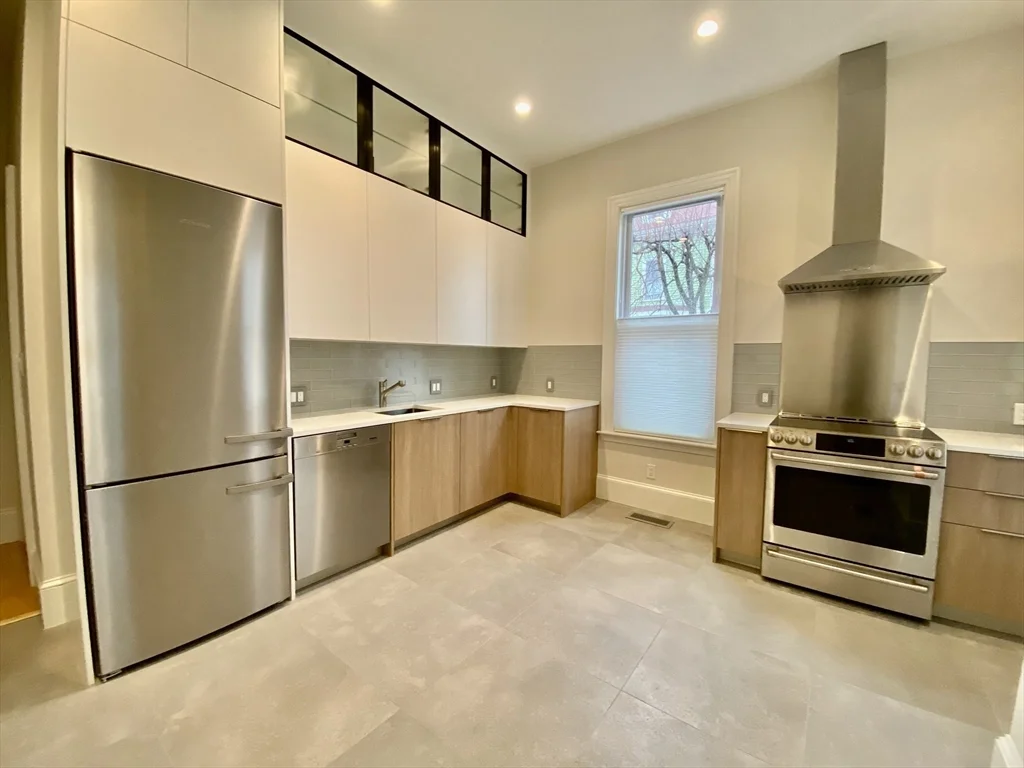 1 bed, 1 bath apartment for rent at 5 Gorham Ave Unit 0, Brookline Village