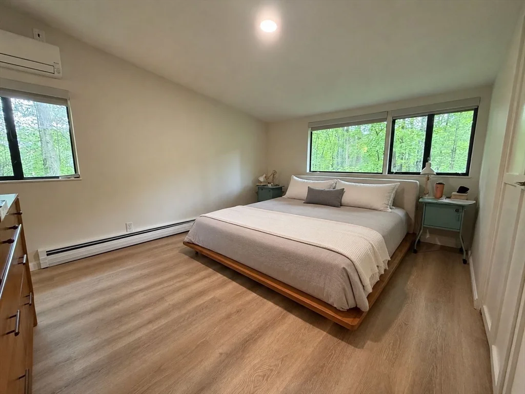 4 bed, 2 bath apartment for rent at 5 Gould, Lexington — photo 2 of 15