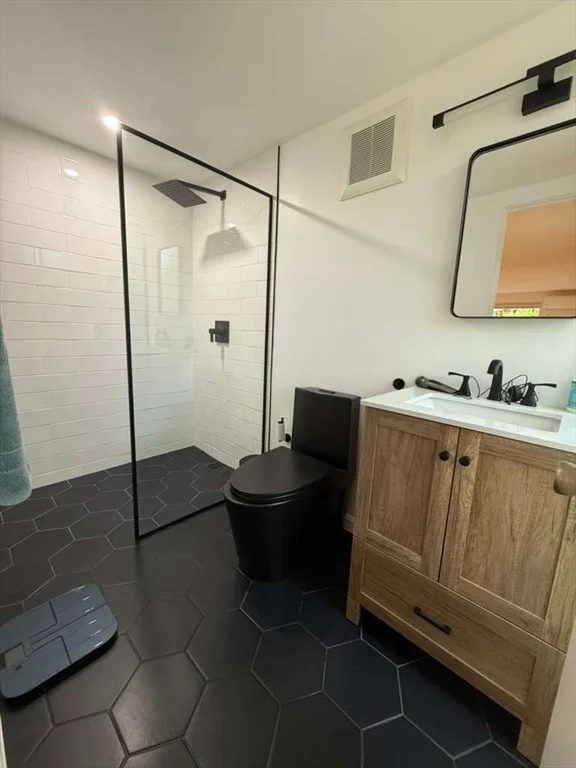 4 bed, 2 bath apartment for rent at 5 Gould, Lexington — photo 13 of 15
