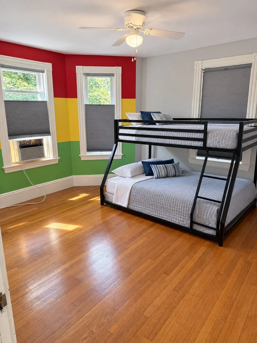 4 bed, 3 bath apartment for rent at 5 Gould St, Wakefield — photo 12 of 14