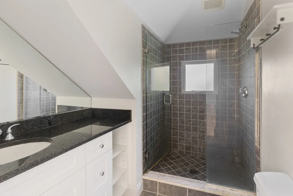 2 bed, 2 bath apartment for rent at 5 Granite Unit 2R, Ward Two — photo 10 of 11
