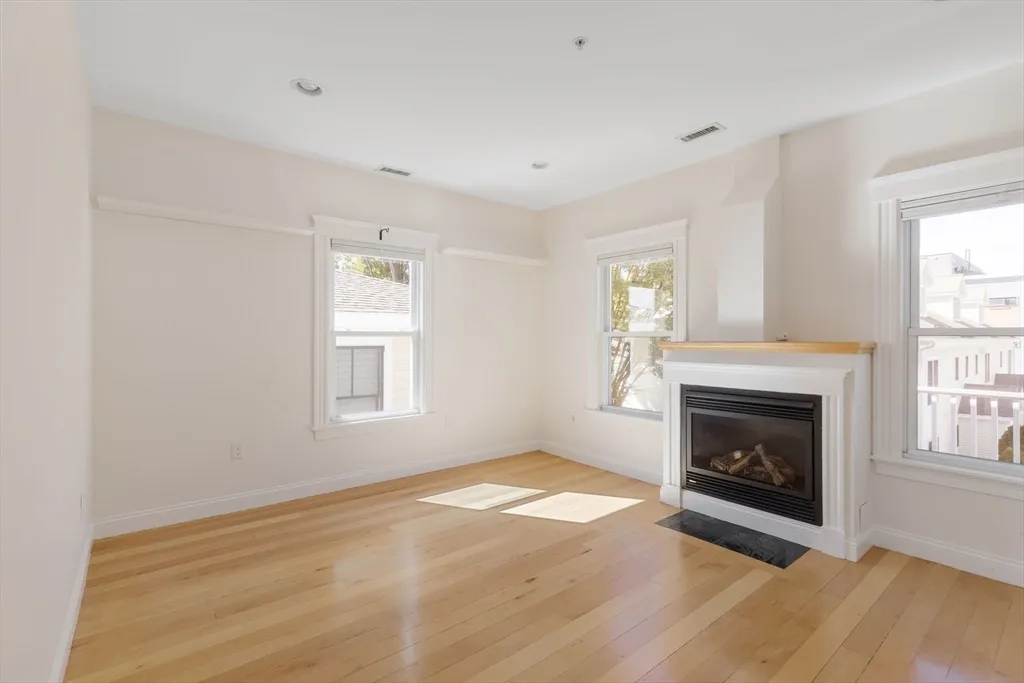 2 bed, 2 bath apartment for rent at 5 Granite Unit 2R, Ward Two — photo 5 of 11