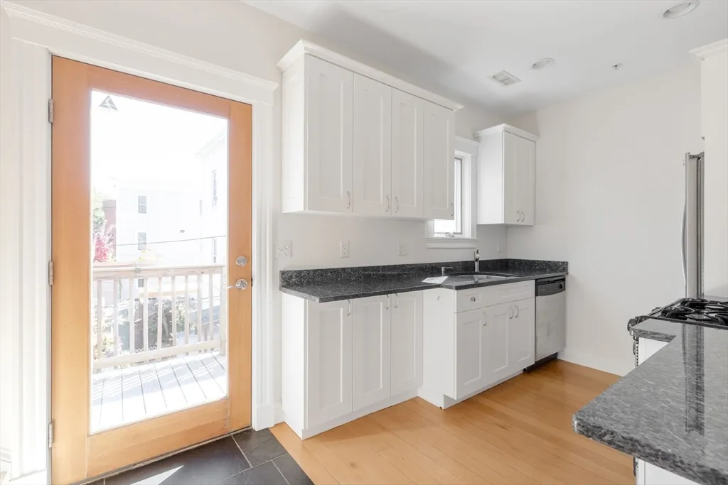 2 bed, 2 bath apartment for rent at 5 Granite Unit 2R, Ward Two — photo 4 of 11