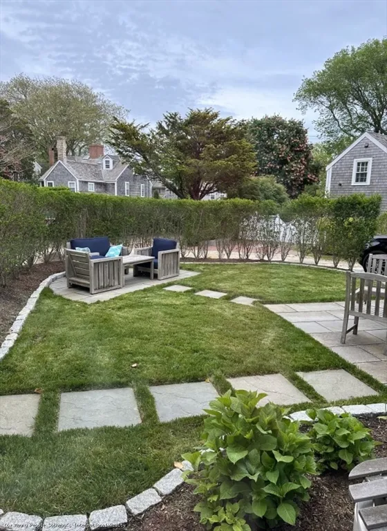 3 bed, 2 bath apartment for rent at 5 Green Ln, Nantucket — photo 27 of 27