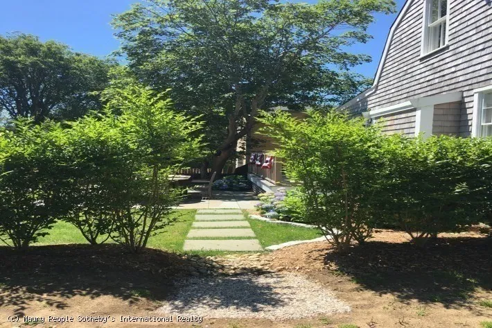 3 bed, 2 bath apartment for rent at 5 Green Ln, Nantucket — photo 25 of 27