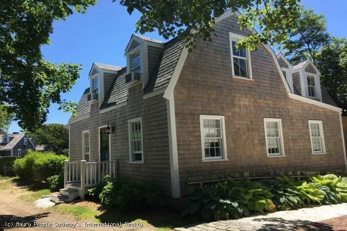 3 bed, 2 bath apartment for rent at 5 Green Ln, Nantucket — photo 2 of 27