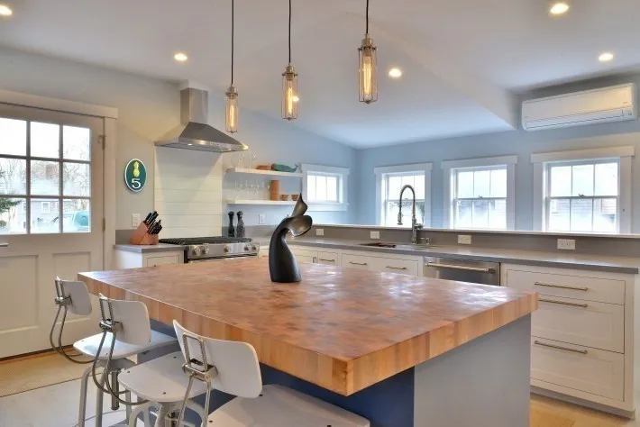 3 bed, 2 bath apartment for rent at 5 Green Ln, Nantucket — photo 7 of 27