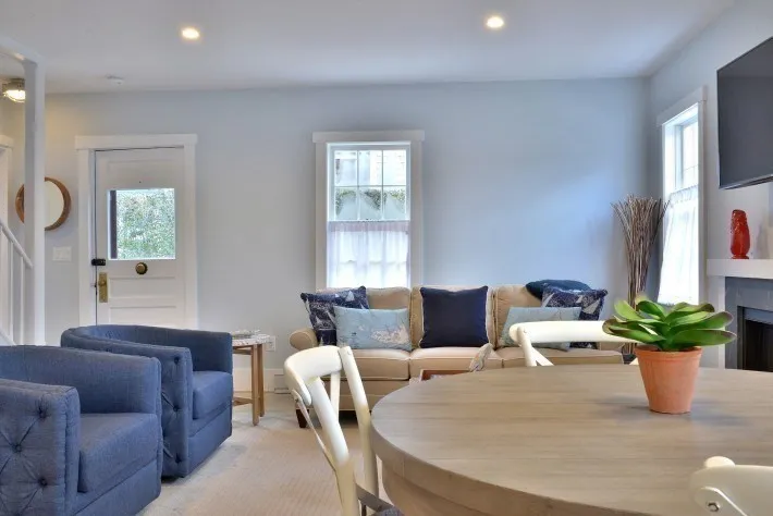 3 bed, 2 bath apartment for rent at 5 Green Ln, Nantucket — photo 6 of 27