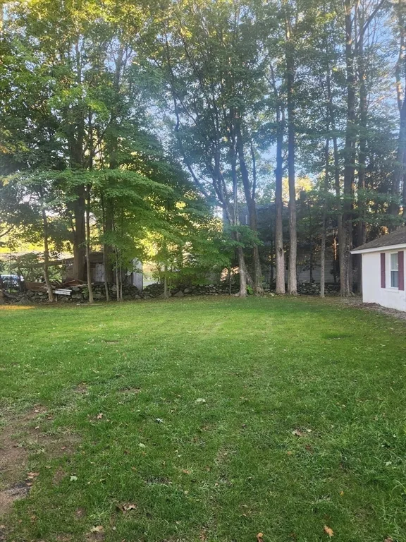 3 bed, 1 bath apartment for rent at 5 Greenville St, Spencer — photo 17 of 18