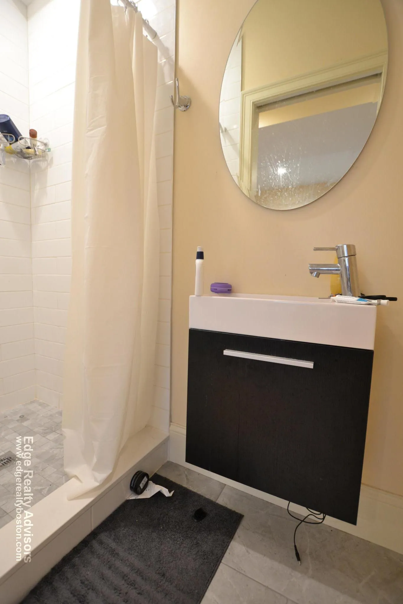 4 bed, 2 bath apartment for rent at 5 Griggs Pl Unit 1, Allston — photo 4 of 8