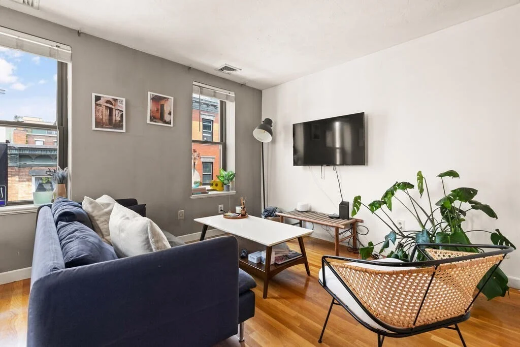 1 bed, 1 bath apartment for rent at 5 Grove St Unit 07, Beacon Hill — photo 2 of 12