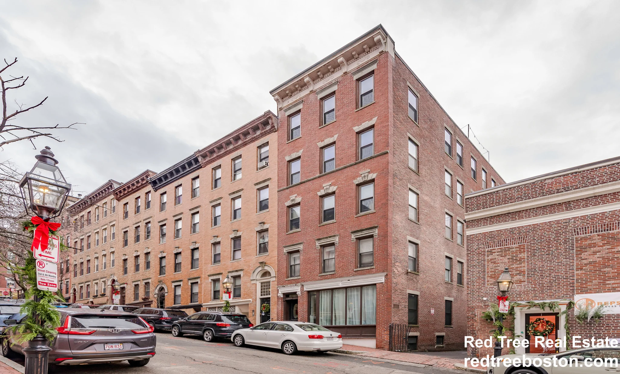 3 bed, 1 bath apartment for rent at 5 Grove St Unit 2, Beacon Hill — photo 1 of 4
