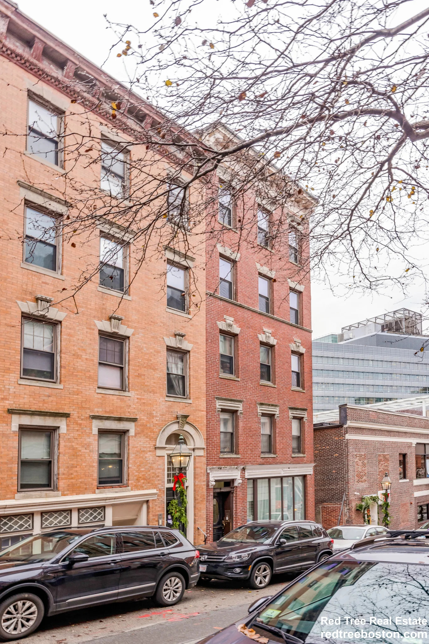 3 bed, 1 bath apartment for rent at 5 Grove St Unit 2, Beacon Hill — photo 2 of 4