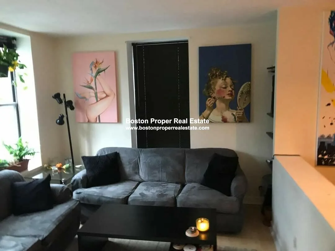 3 bed, 3 bath apartment for rent at 5 Grove St Unit 2A, Beacon Hill — photo 1 of 11