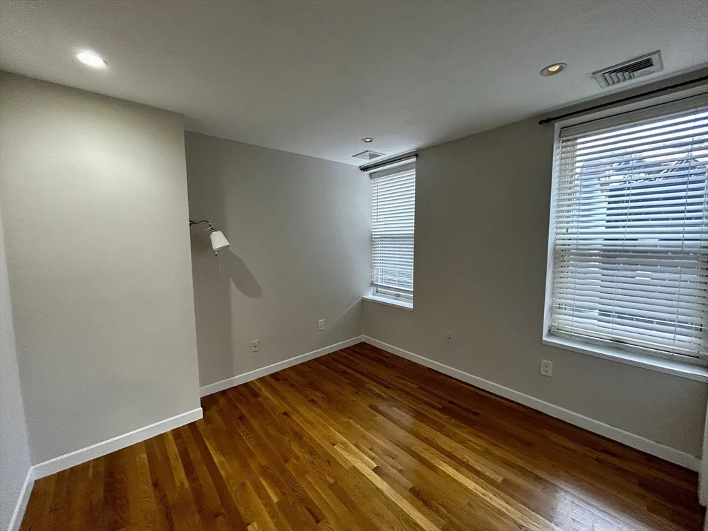 1 bed, 1 bath apartment for rent at 5 Grove St Unit 3, Beacon Hill — photo 8 of 11