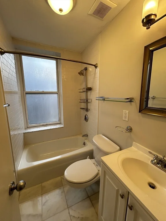 1 bed, 1 bath apartment for rent at 5 Grove St Unit 3, Beacon Hill — photo 11 of 11
