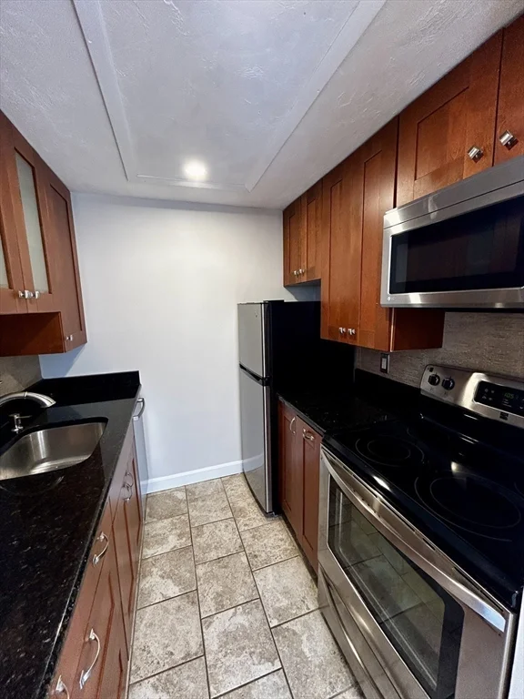 1 bed, 1 bath apartment for rent at 5 Grove St Unit 3, Beacon Hill — photo 5 of 11