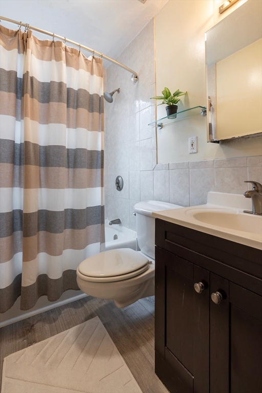 1 bed, 1 bath apartment for rent at 5 Grove St Unit 5, Beacon Hill — photo 5 of 9
