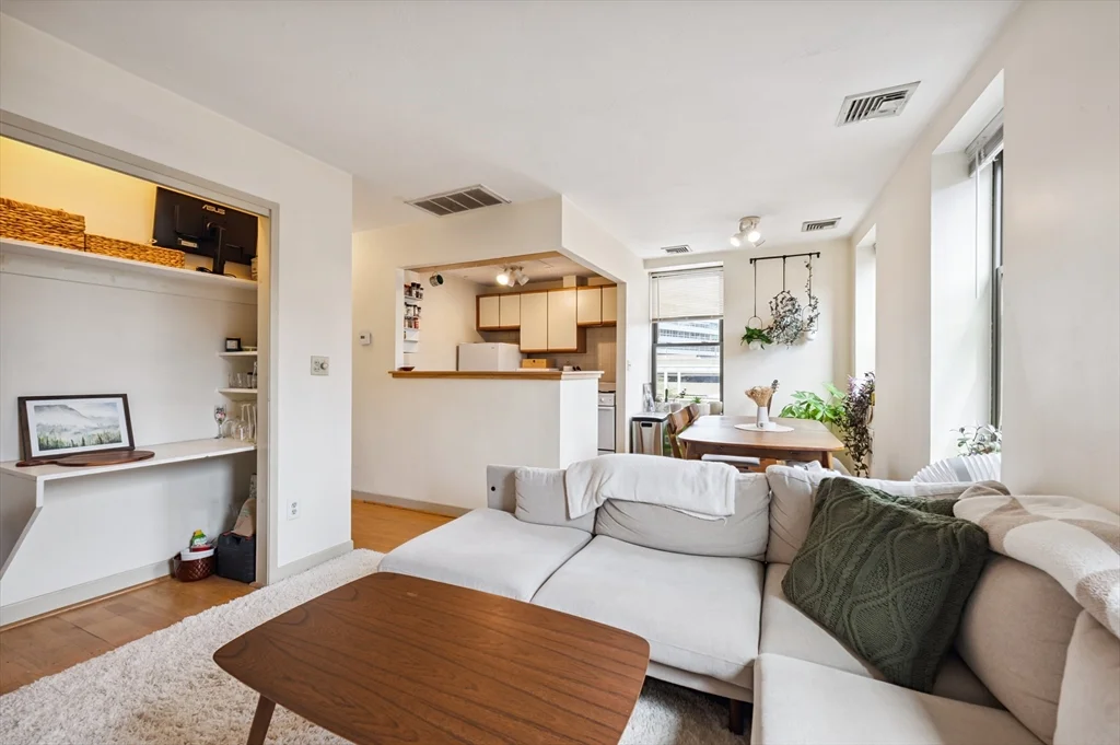 1 bed, 1 bath apartment for rent at 5 Grove St Unit 9, Beacon Hill — photo 3 of 24