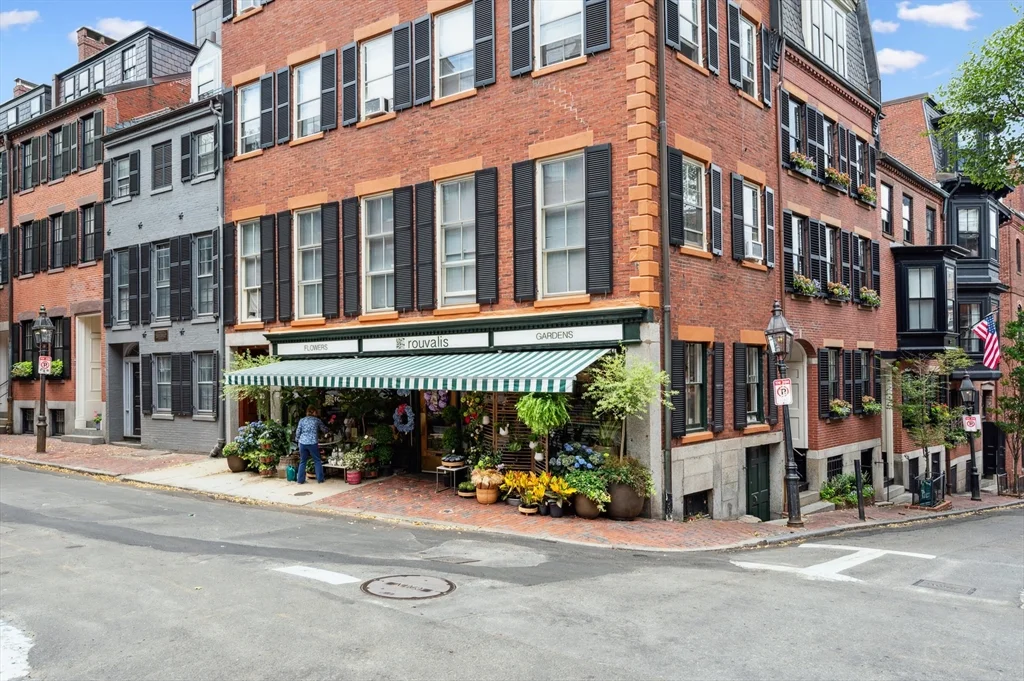1 bed, 1 bath apartment for rent at 5 Grove St Unit 9, Beacon Hill — photo 22 of 24