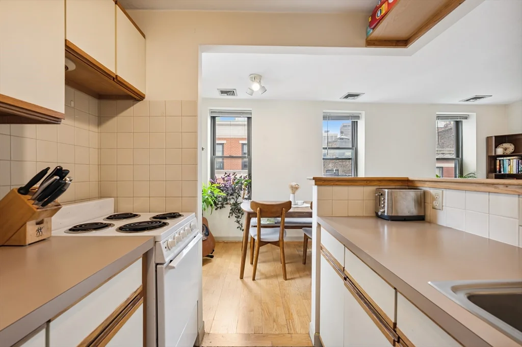 1 bed, 1 bath apartment for rent at 5 Grove St Unit 9, Beacon Hill — photo 8 of 24