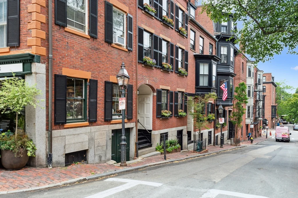 1 bed, 1 bath apartment for rent at 5 Grove St Unit 9, Beacon Hill — photo 23 of 24