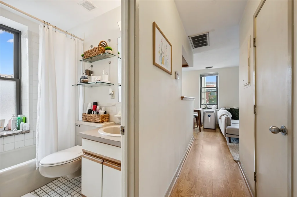 1 bed, 1 bath apartment for rent at 5 Grove St Unit 9, Beacon Hill — photo 13 of 24