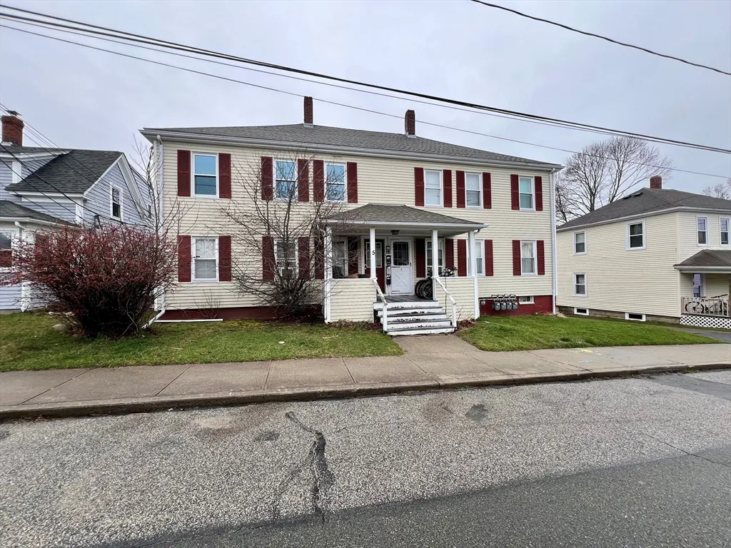 2 bed, 1 bath apartment for rent at 5 Hamilton St Unit 1, North Plymouth — photo 1 of 13