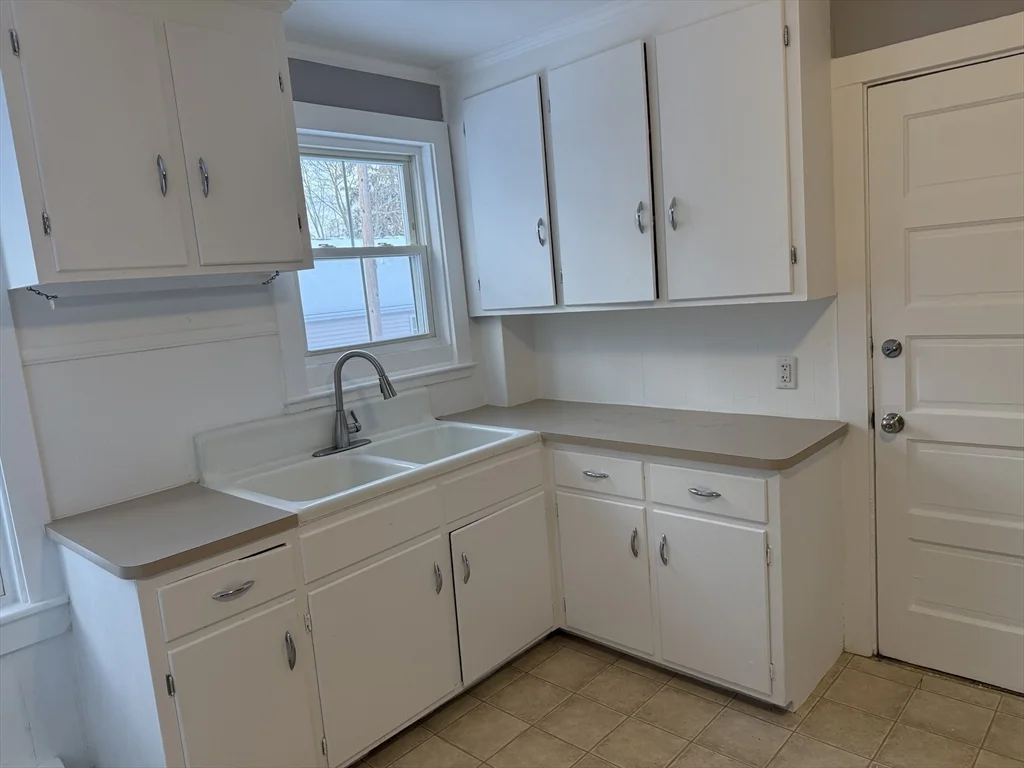 2 bed, 1 bath apartment for rent at 5 Hamilton St Unit 1, North Plymouth — photo 7 of 13