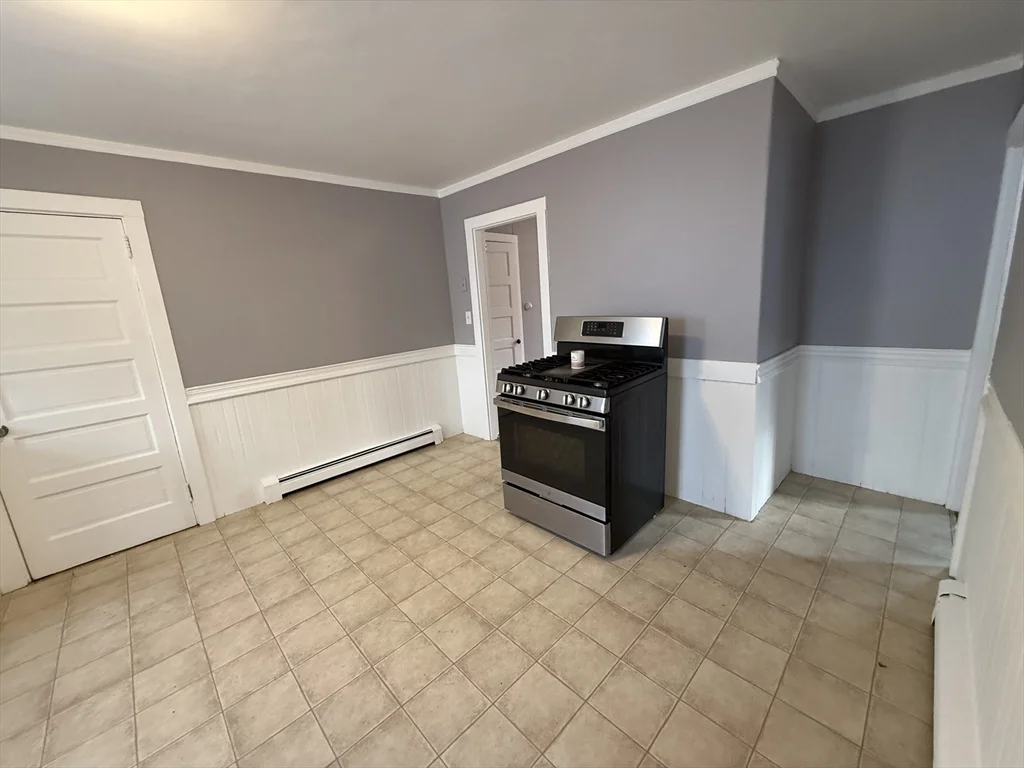 2 bed, 1 bath apartment for rent at 5 Hamilton St Unit 1, North Plymouth — photo 8 of 13