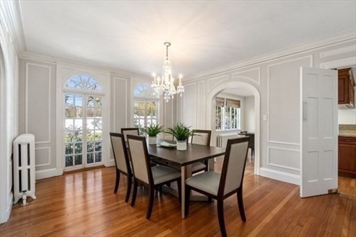 3 bed, 2 bath apartment for rent at 5 Hammond St, Chestnut Hill — photo 6 of 17