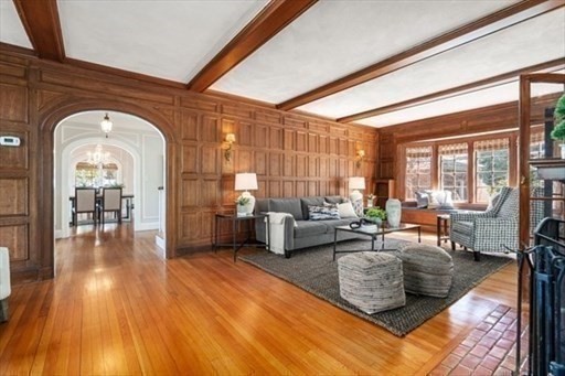 3 bed, 2 bath apartment for rent at 5 Hammond St, Chestnut Hill — photo 5 of 17