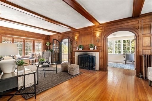 3 bed, 2 bath apartment for rent at 5 Hammond St, Chestnut Hill — photo 4 of 17