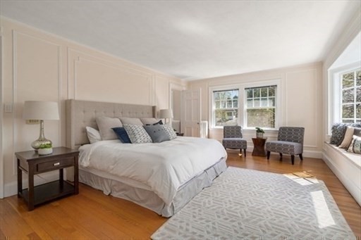 3 bed, 2 bath apartment for rent at 5 Hammond St, Chestnut Hill — photo 10 of 17