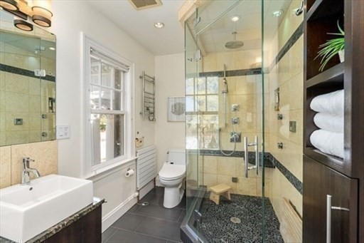 3 bed, 2 bath apartment for rent at 5 Hammond St, Chestnut Hill — photo 11 of 17