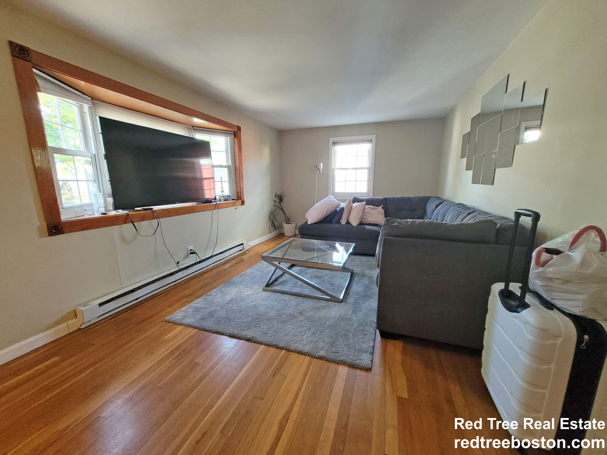 3 bed, 1 bath apartment for rent at 5 Hardwick Ter Unit 0, Brighton — photo 2 of 14