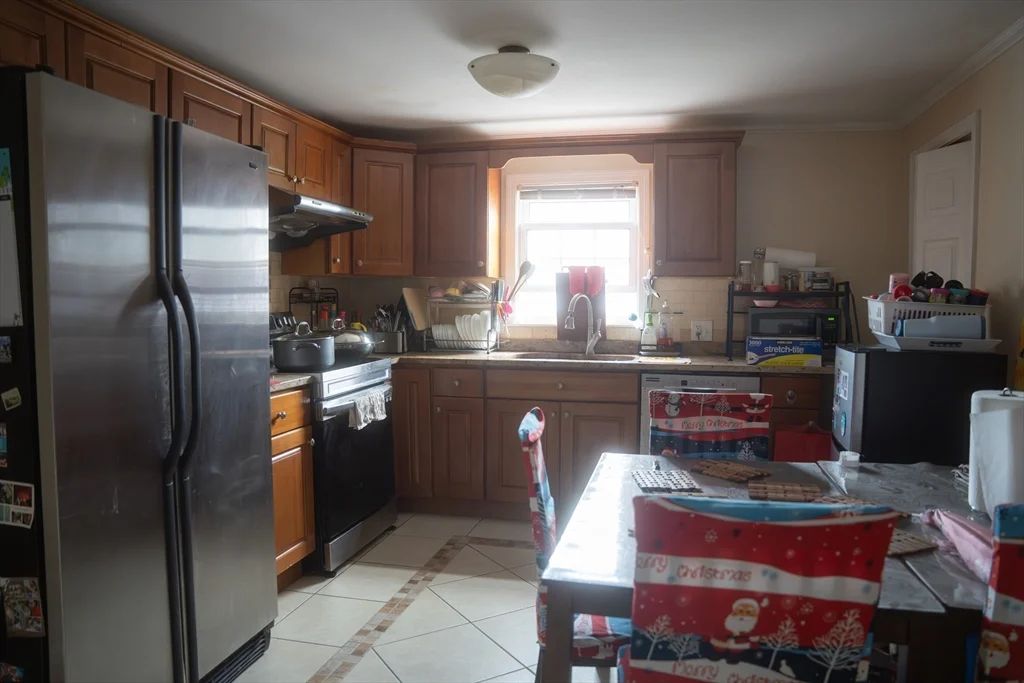 3 bed, 1 bath apartment for rent at 5 Hardwick Ter Unit 1, Brighton — photo 6 of 7