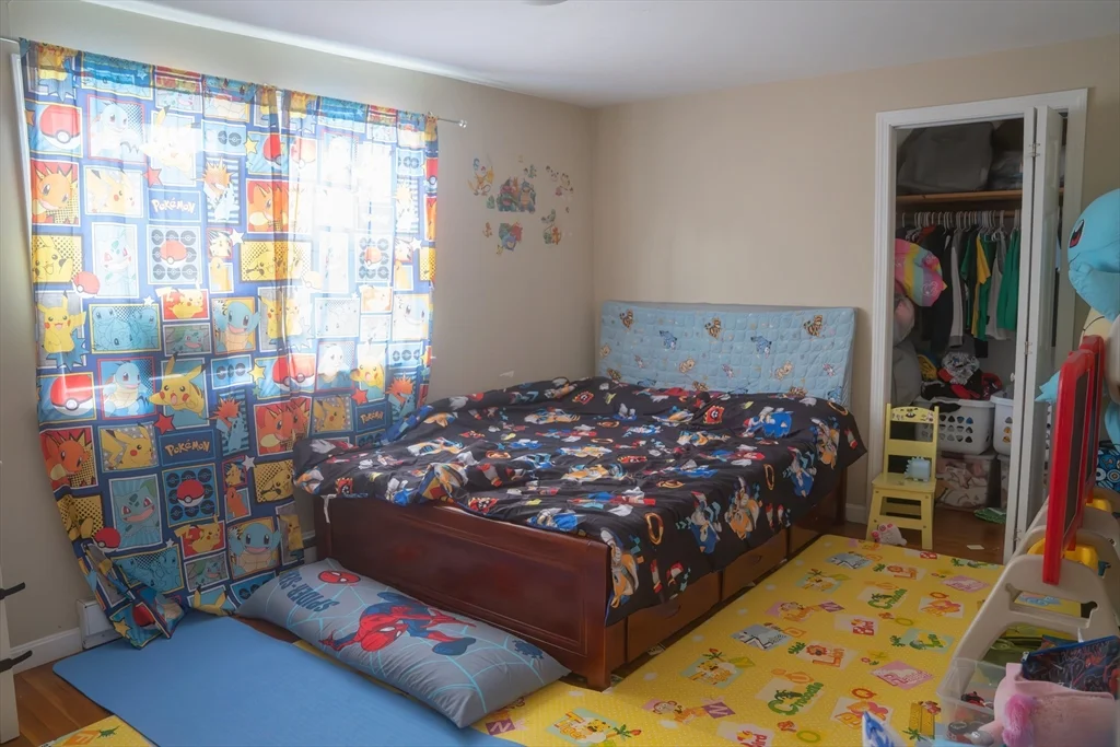3 bed, 1 bath apartment for rent at 5 Hardwick Ter Unit 1, Brighton — photo 4 of 7