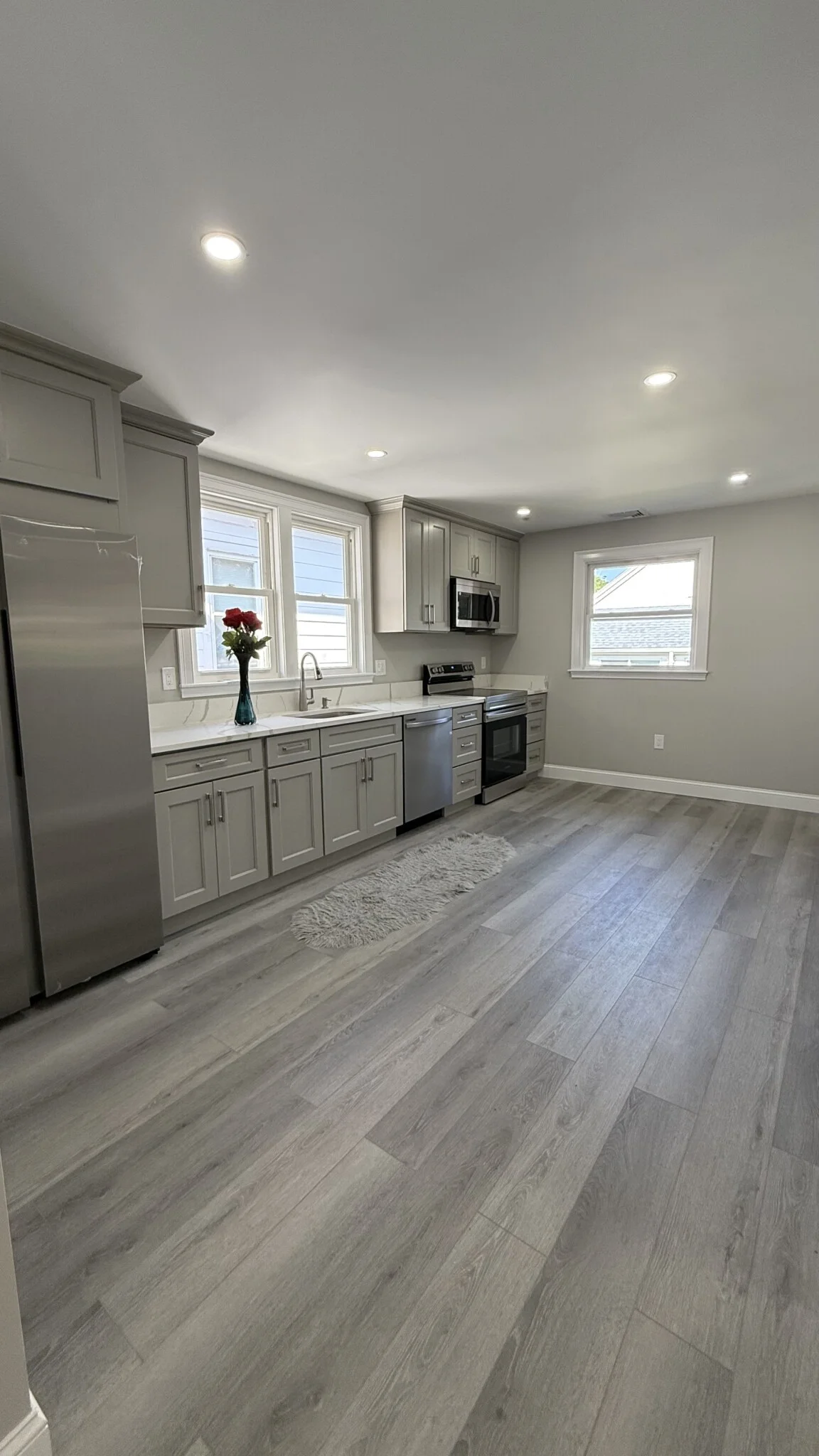 4 bed, 2 bath apartment for rent at 5 Harris Rd Unit 2, Medford — photo 4 of 14
