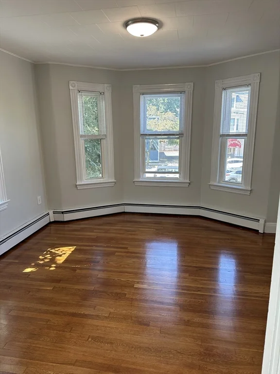 2 bed, 1 bath apartment for rent at 5 Hawthorne Blvd Unit 2, Salem — photo 1 of 16
