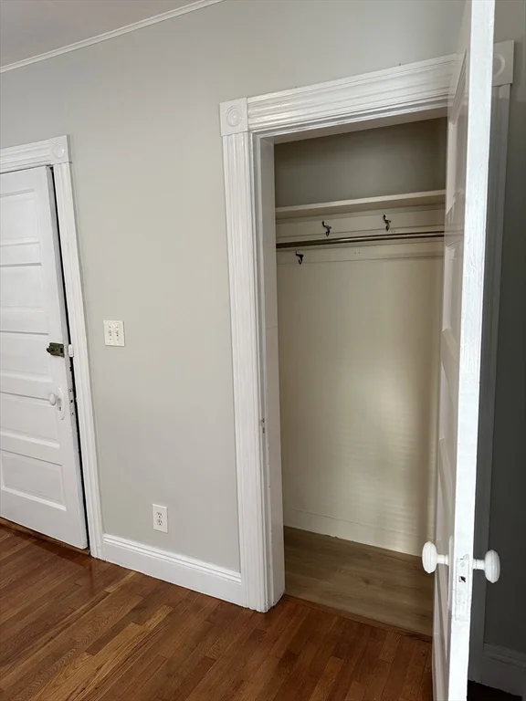 2 bed, 1 bath apartment for rent at 5 Hawthorne Blvd Unit 2, Salem — photo 2 of 16
