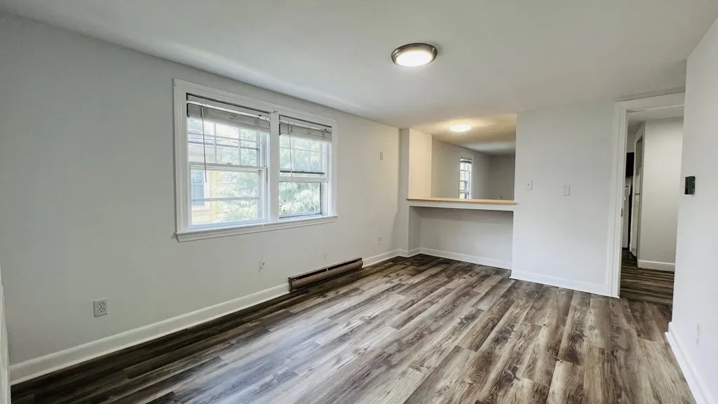 3 bed, 1 bath apartment for rent at 5 Hawthorne Park Unit 3, West Cambridge — photo 2 of 10